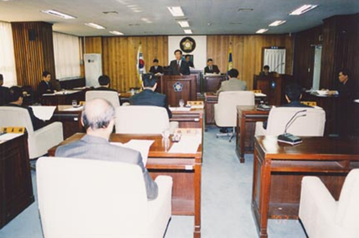 2003년도 세입세출 예산안 제출에 즈음한 군수 시정연설