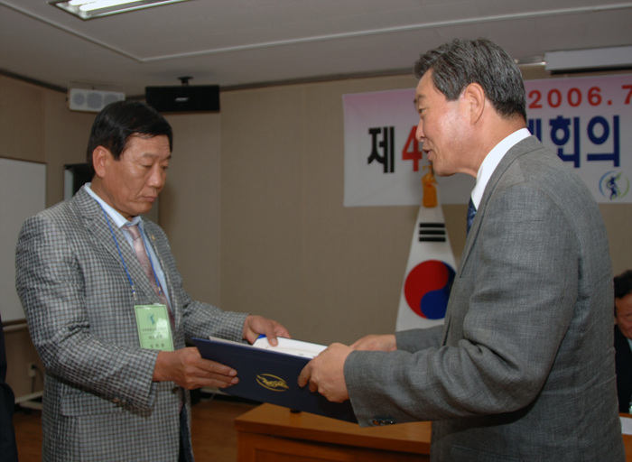 민주평통 위원 위촉장 전달