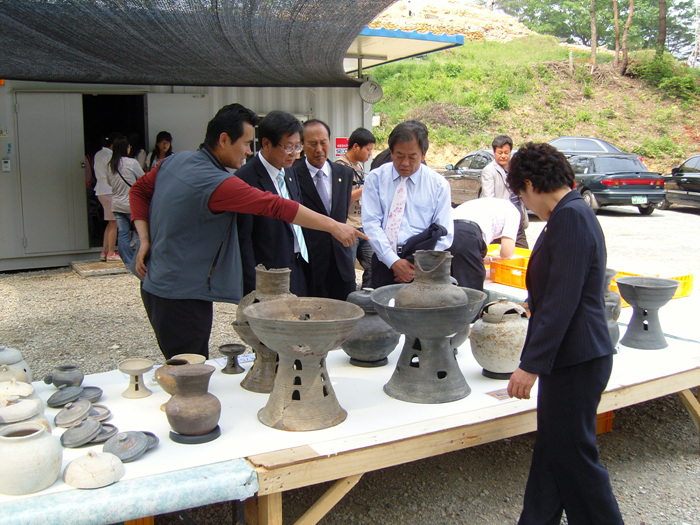 지산동 고분군 현장 설명회 참석