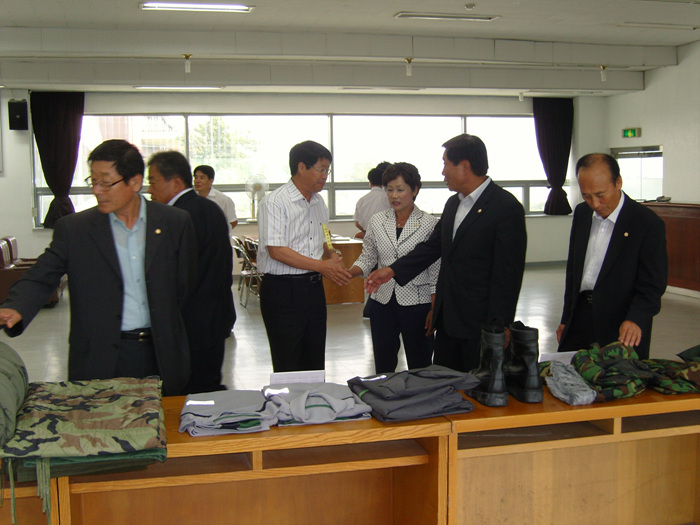 2008 을지연습 종합상황실 근무 직원 격려