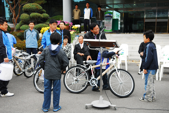 2008 고령군민 자전거타기 대행진 참석