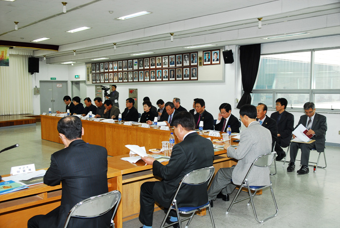 고령군민의 노래 제작 용역 최종보고회 참석