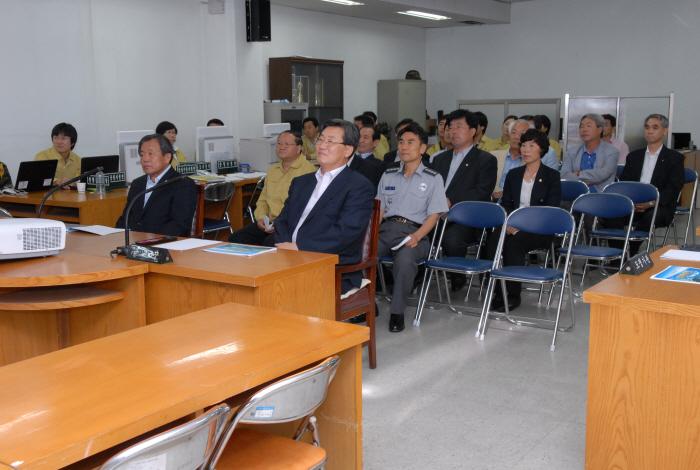 을지연습 상황실 근무자 격려