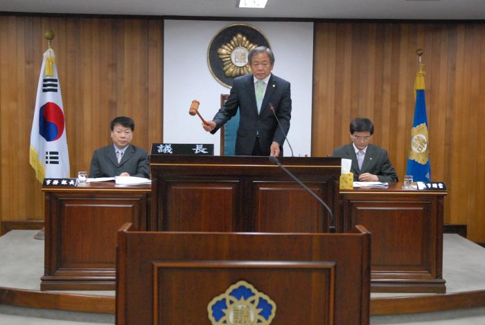 제185회 임시회 개회