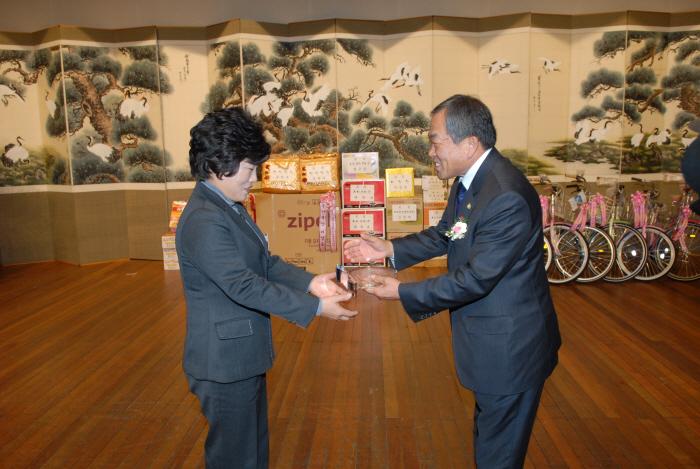 여성대회 및 자원봉사자 대회 참석