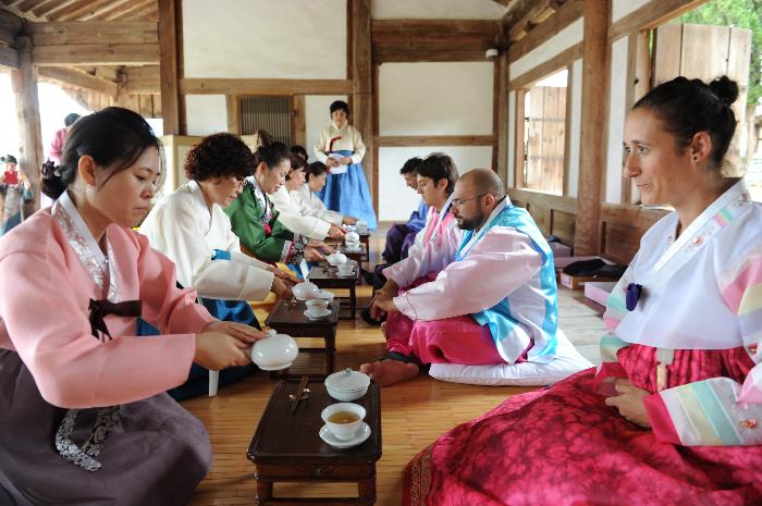 크레모나시 방문단 차 시연회