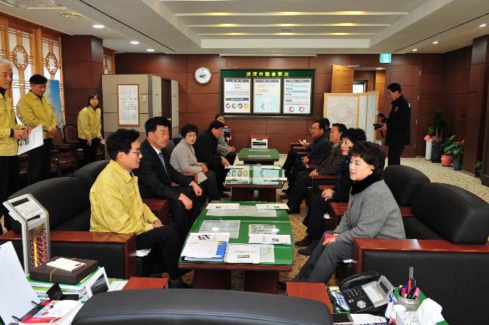 포항시 지진피해 성금전달