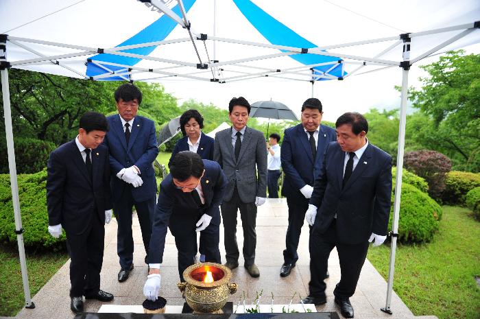 제8대 의원 충혼탑 참배 