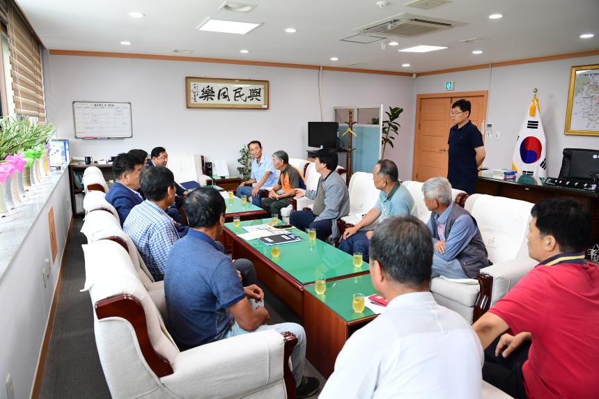 무계리 주민 군의장 면담